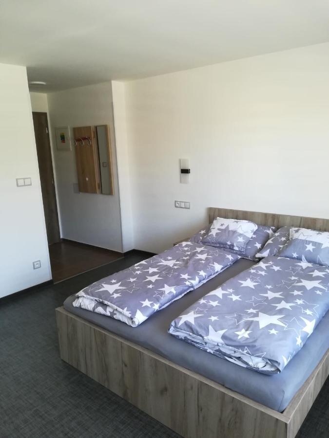 Penzion Sapara Velké Bílovice Extérieur photo