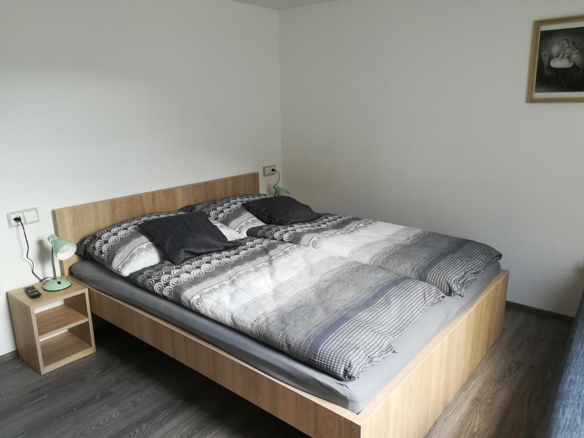 Penzion Sapara Velké Bílovice Extérieur photo