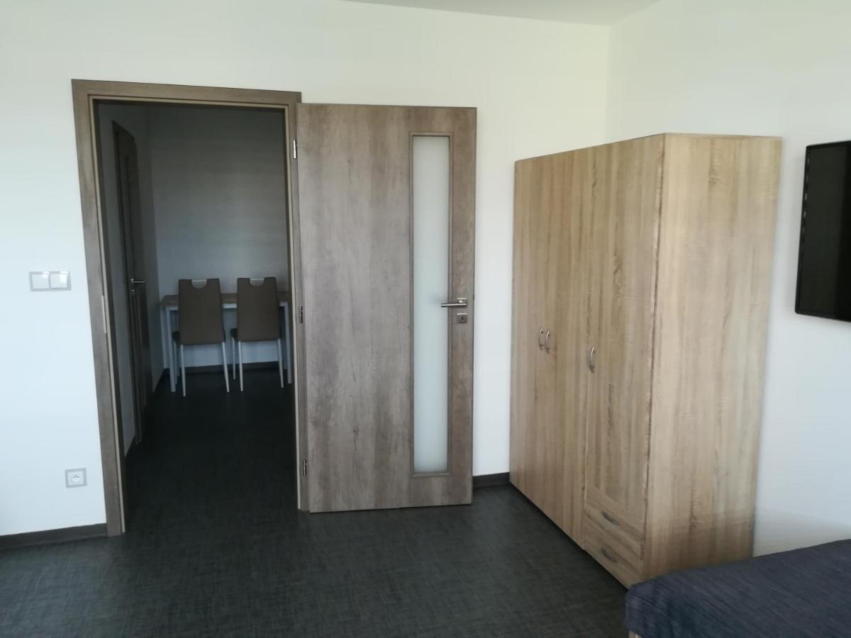 Penzion Sapara Velké Bílovice Extérieur photo
